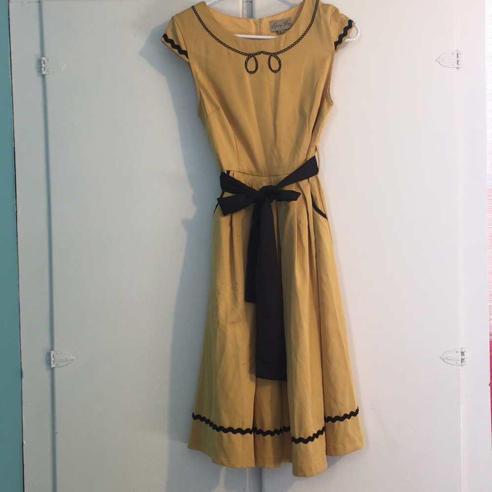 Lindy Bop Yellow Short Sleeve Dress!